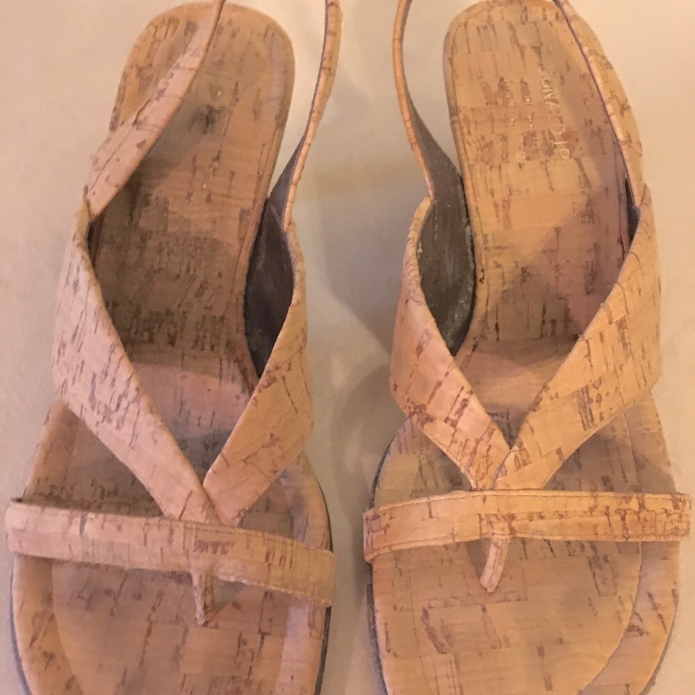 Donald Pliner strap sandal with uppers and heels in beautiful cork  6 medium.
